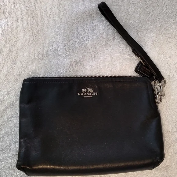 Coach wristlet - Picture 2 of 9